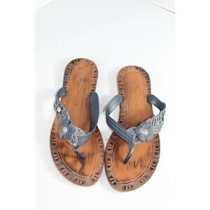 Capelli of New York navy floral rhinestone embellished sandals flip flops 10